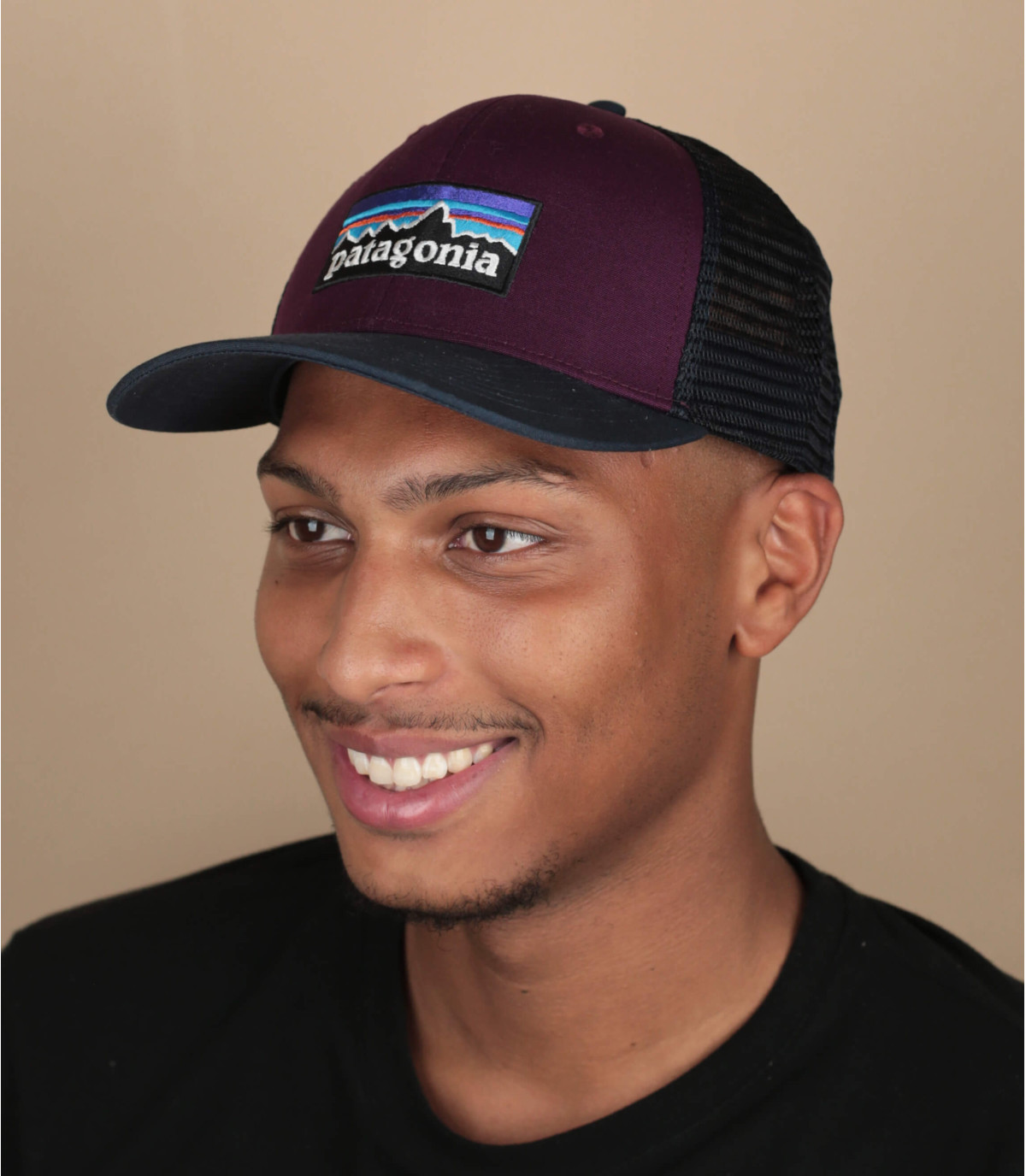 Bordeaux trucker cap P6 Logo Trucker Cap night plum Patagonia