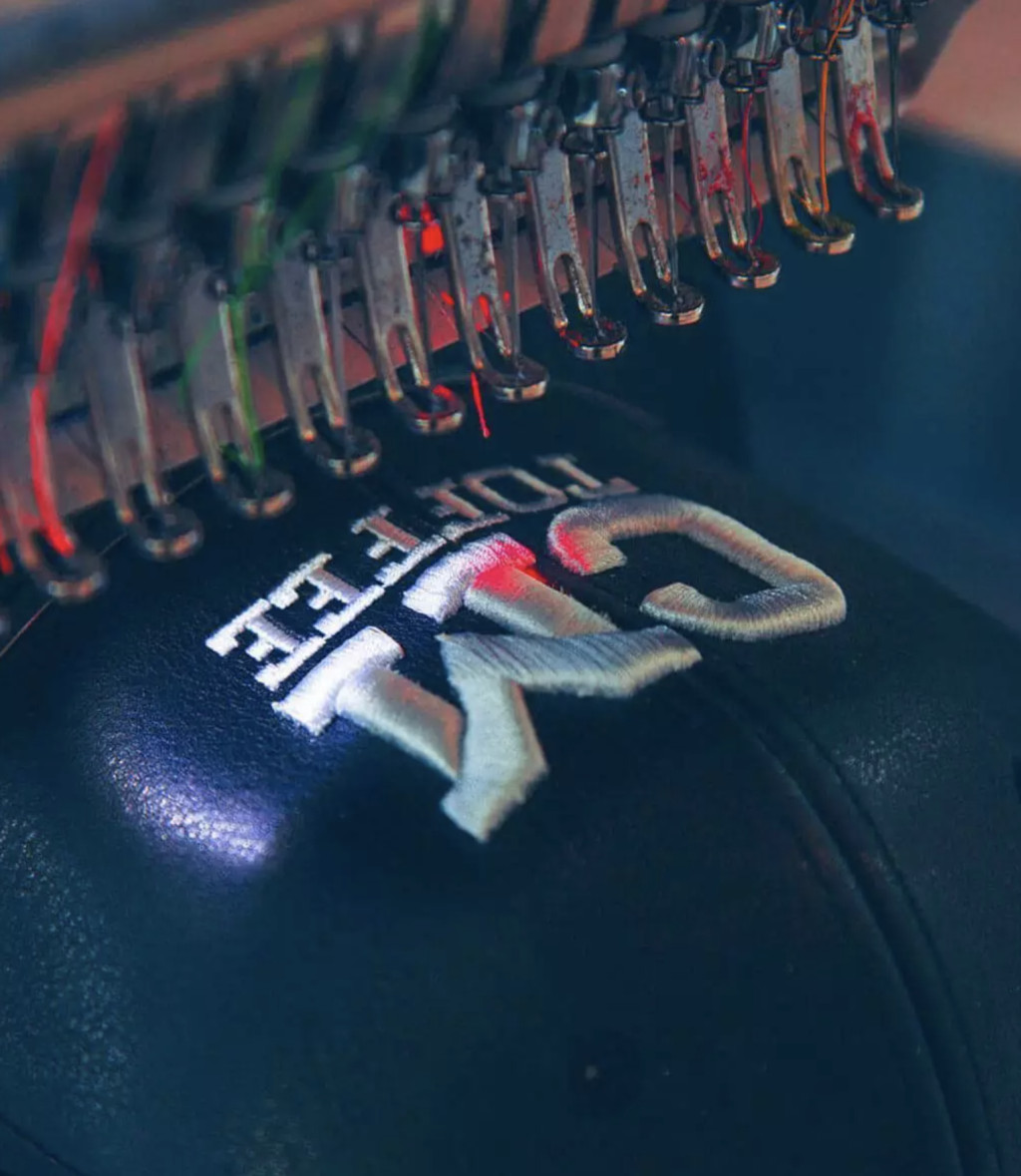 Your logo on a trendy cap with myHeadict personalisation